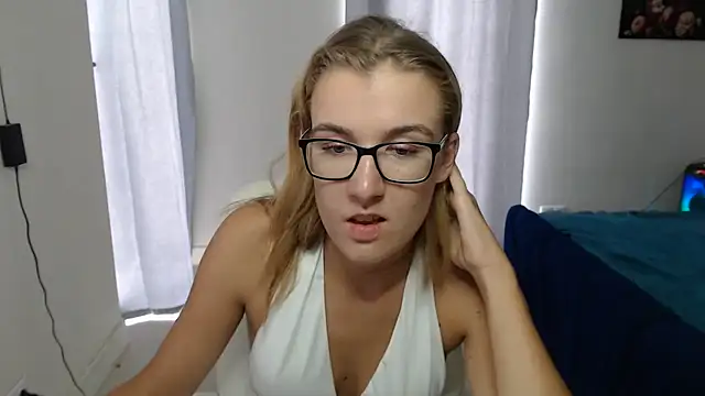 Yennyloves online show from July 2026 05:41:01 PM