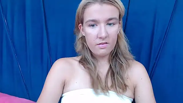 Yennyloves online show from May 2026 01:38:01 PM
