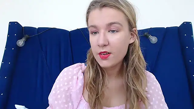 Yennyloves online show from May 2026 02:01:01 PM