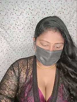 Snapshot of Romantic_Woman chatting on June 2026 05:57:02 PM Romantic Woman online show from June 2026 05:57:02 PM