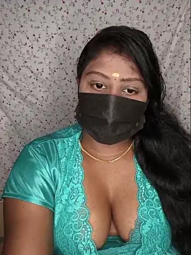 Romantic Woman online show from May 2026 05:02:02 PM