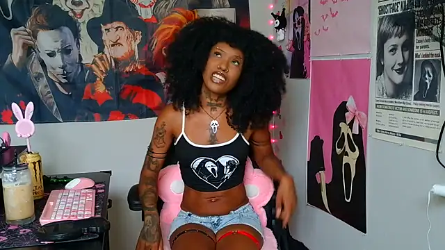 Snapshot of spookiebaddie chatting on June 2026 10:15:01 PM spookiebaddie online show from June 2026 10:15:01 PM