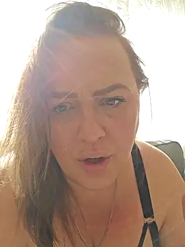 nika-W online show from May 2026 03:06:01 PM