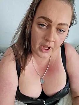 nika-W online show from May 2026 01:01:01 PM