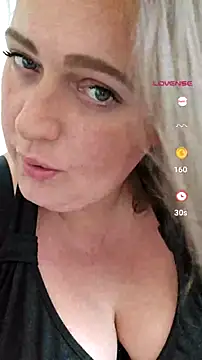 Snapshot of nika-W chatting on July 2026 05:35:01 PM nika-W online show from July 2026 05:35:01 PM