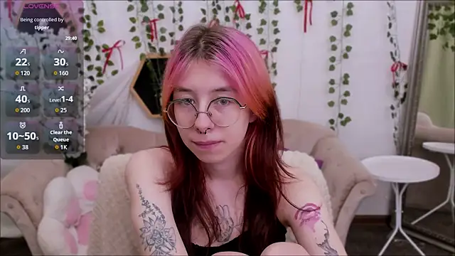Snapshot of Alice_Nyx chatting on June 2026 08:39:01 PM Alice Nyx online show from June 2026 08:39:01 PM