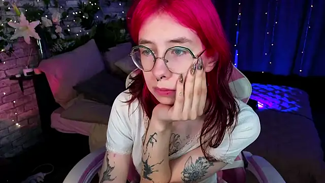 Snapshot of Alice_Nyx chatting on July 2026 08:41:01 PM Alice Nyx online show from July 2026 08:41:01 PM