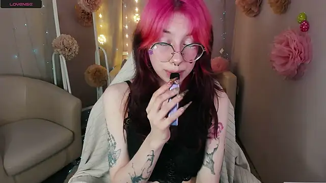 Alice Nyx online show from April 2026 08:26:02 PM