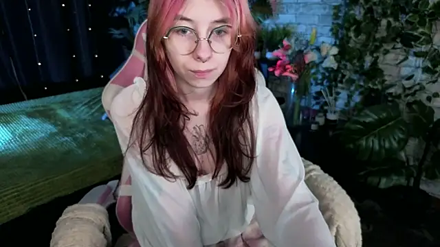 Snapshot of Alice_Nyx chatting on July 2026 08:22:02 PM Alice Nyx online show from July 2026 08:22:02 PM