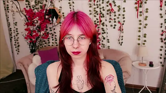 Snapshot of Alice_Nyx chatting on April 2026 08:44:02 PM Alice Nyx online show from April 2026 08:44:02 PM
