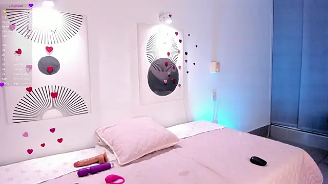 Snapshot of LaylaTemptMe chatting on April 2026 09:26:02 AM LaylaTemptMe online show from April 2026 09:26:02 AM