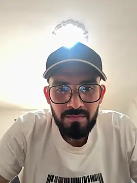 Snapshot of big_bearman chatting on June 2026 06:40:01 PM big bearman online show from June 2026 06:40:01 PM