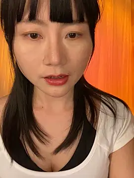 Snapshot of yaya0302 chatting on April 2026 04:18:01 AM yaya0302 online show from April 2026 04:18:01 AM