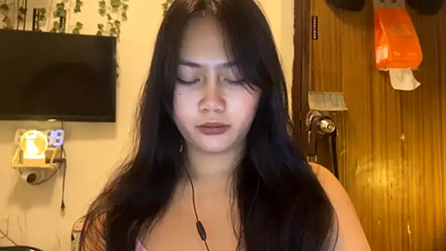 GlindaDejardin online show from April 2026 05:16:01 PM