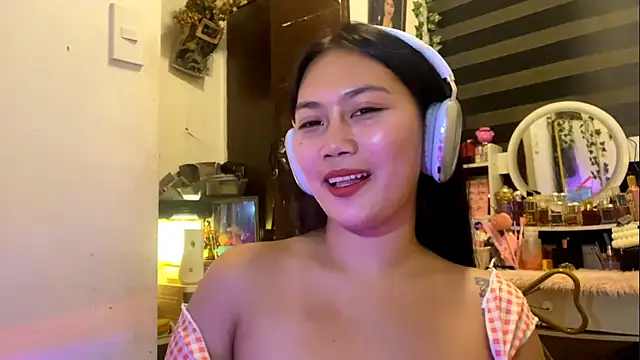 GlindaDejardin online show from April 2026 05:36:02 PM