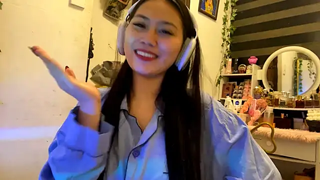 GlindaDejardin online show from April 2026 05:30:01 PM