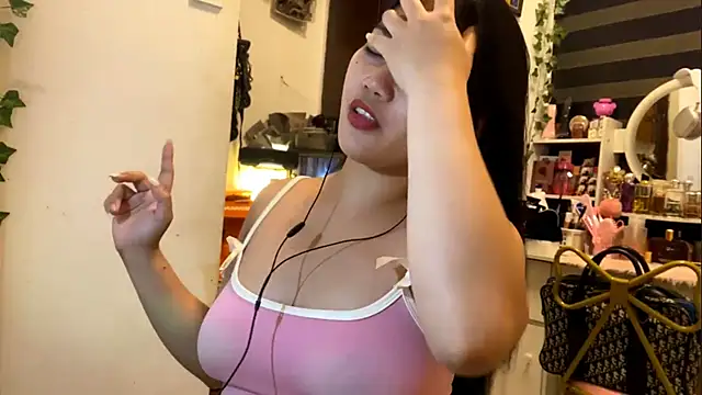 GlindaDejardin online show from April 2026 07:58:02 PM