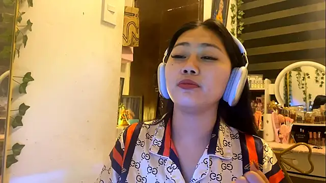 GlindaDejardin online show from May 2026 05:24:02 PM