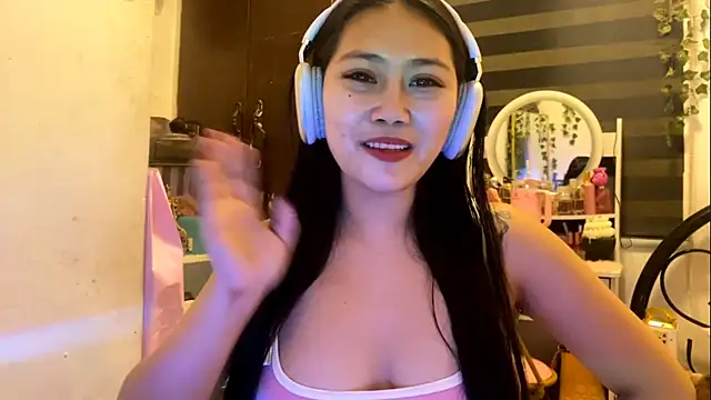 GlindaDejardin online show from May 2026 05:19:02 PM