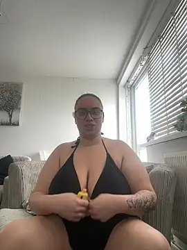 shayyxo online show from April 2026 01:17:02 PM