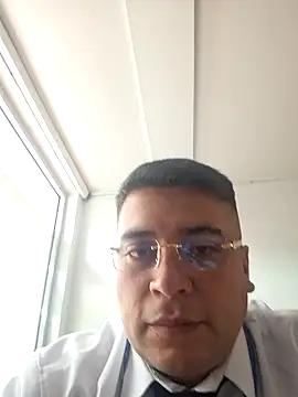 J0nathannn online show from April 2026 08:37:01 PM