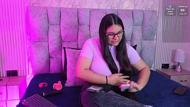 AmeliaCastell online show from April 2026 03:15:02 PM