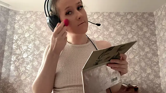 Snapshot of ElmiraGildea chatting on April 2026 01:12:02 PM ElmiraGildea online show from April 2026 01:12:02 PM