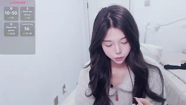 yaoyao-liu online show from April 2026 01:48:01 PM