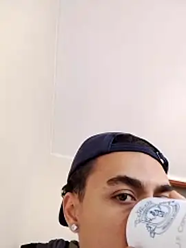 jhonylock online show from April 2026 12:01:02 PM