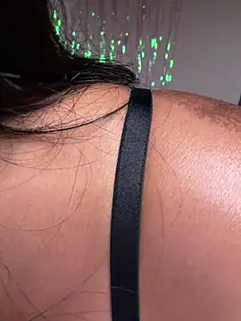 AreeAmor online show from April 2026 12:20:01 PM