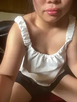 Snapshot of __Amanda__ chatting on April 2026 07:14:01 AM Amanda online show from April 2026 07:14:01 AM