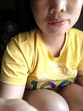 Snapshot of __Amanda__ chatting on April 2026 01:20:02 AM Amanda online show from April 2026 01:20:02 AM