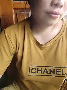 Snapshot of __Amanda__ chatting on April 2026 05:33:02 AM Amanda online show from April 2026 05:33:02 AM