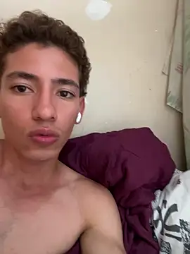 Snapshot of Gaby1823 chatting on April 2026 07:28:02 PM Gaby1823 online show from April 2026 07:28:02 PM