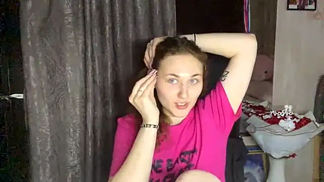 SophieNiktashu online show from April 2026 12:12:02 PM