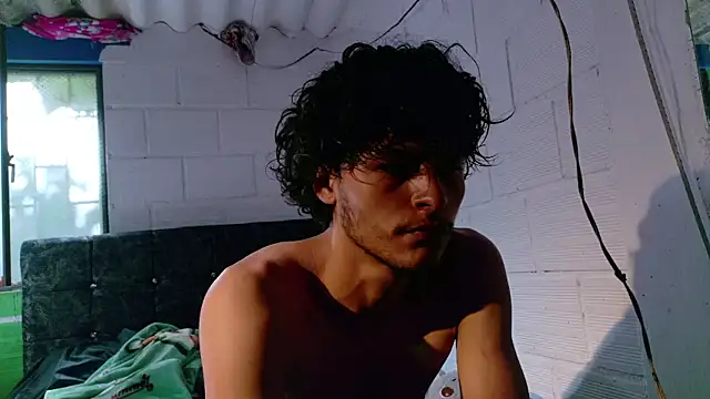 Snapshot of -Apolo_ayala-_- chatting on May 2026 07:43:01 PM -Apolo ayala- - online show from May 2026 07:43:01 PM
