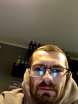 jozsi1995 online show from April 2026 05:39:01 PM