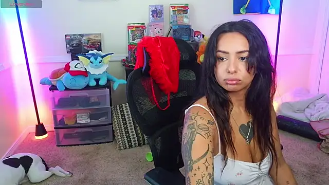 Snapshot of Controllercutie chatting on June 2026 05:35:01 PM Controllercutie online show from June 2026 05:35:01 PM