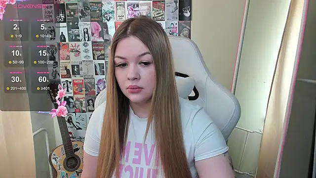 Snapshot of AmeliePeach chatting on May 2026 06:17:01 AM AmeliePeach online show from May 2026 06:17:01 AM