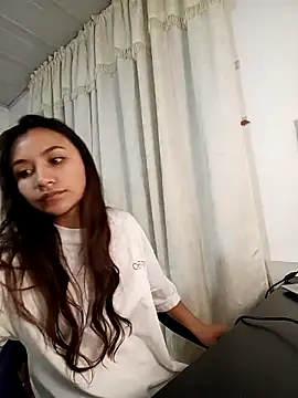 Snapshot of Leticia_Hinkley_ chatting on April 2026 10:10:01 AM Leticia Hinkley online show from April 2026 10:10:01 AM