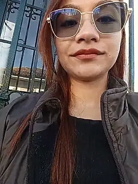 Leticia Hinkley  online show from May 2026 12:37:02 PM