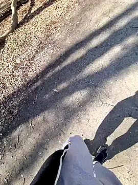 Snapshot of LadyLeni chatting on April 2026 12:44:01 PM LadyLeni online show from April 2026 12:44:01 PM