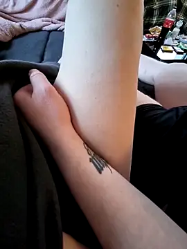 Snapshot of LadyLeni chatting on April 2026 05:39:01 PM LadyLeni online show from April 2026 05:39:01 PM