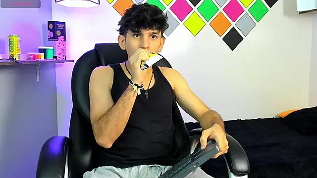 Snapshot of billy_wild chatting on July 2026 11:44:02 AM billy wild online show from July 2026 11:44:02 AM