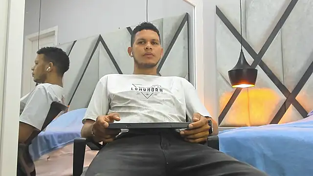 NohaBrooks online show from April 2026 11:49:02 AM