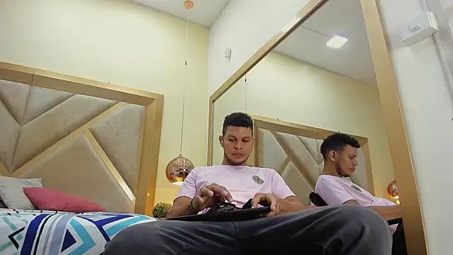 NohaBrooks online show from April 2026 05:09:02 PM