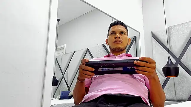 NohaBrooks online show from April 2026 01:04:02 PM