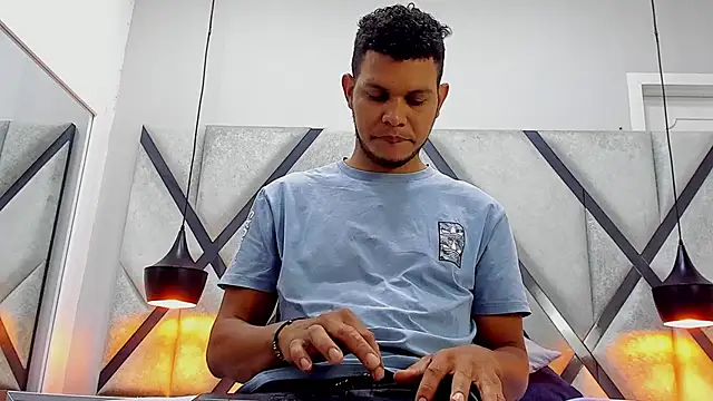 NohaBrooks online show from April 2026 12:43:01 PM