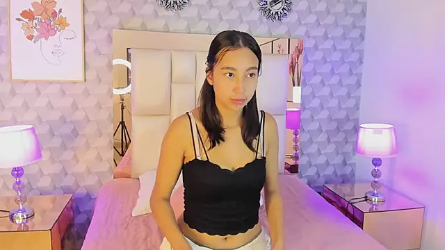 Amber Ashfang online show from April 2026 11:02:02 AM