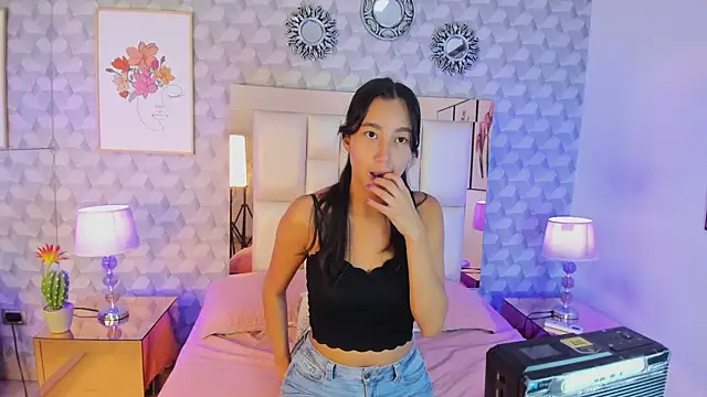 Amber Ashfang online show from May 2026 11:04:01 AM